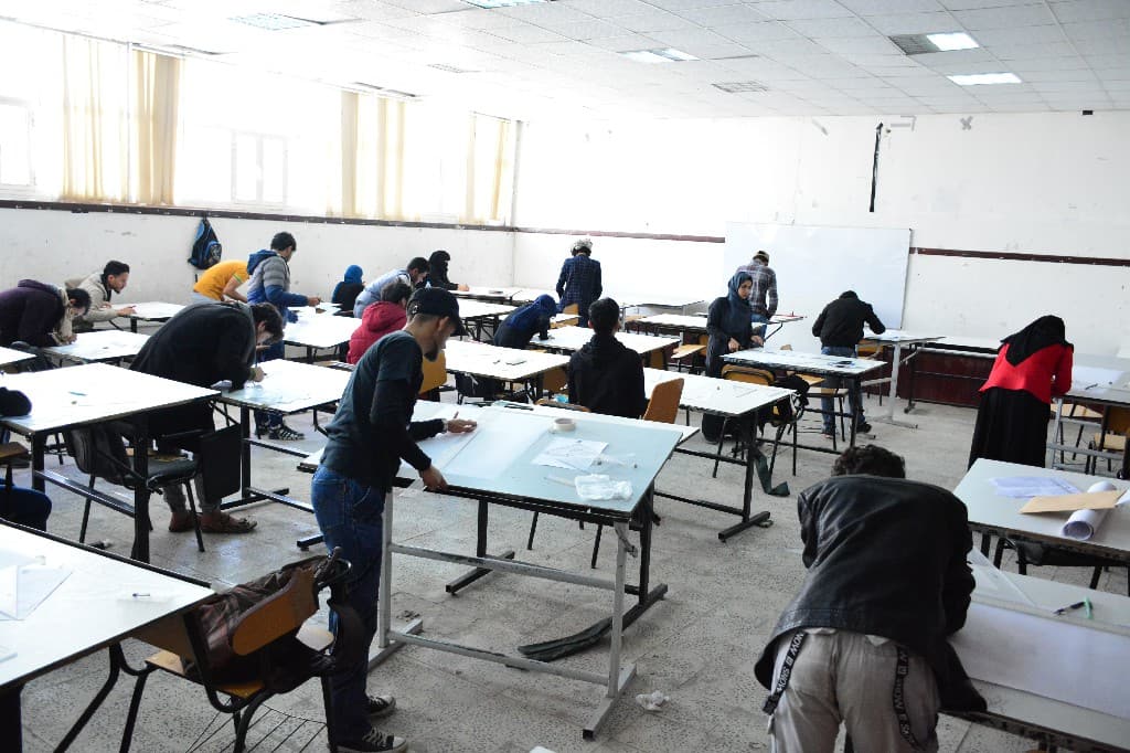معامل الهندسة المعمارية والتصميم الداخلي جامعة العلوم الحديثة1